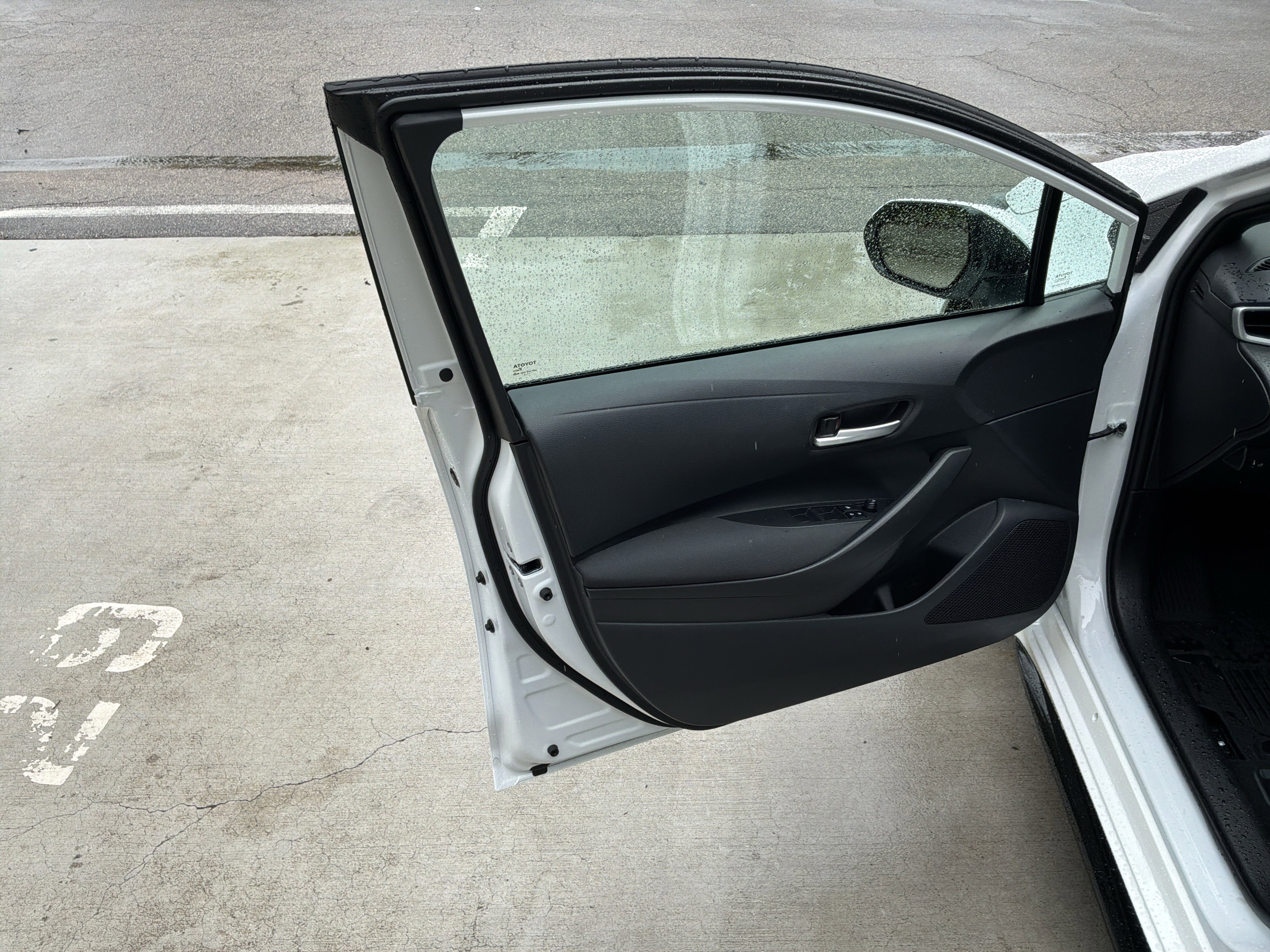 Used 2026 Toyota Corolla SE FWD image 14