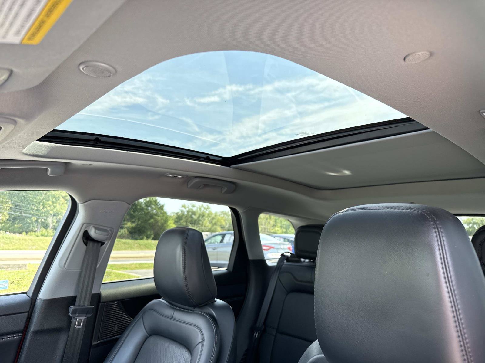 Used 2022 Lincoln Corsair AWD w/ Premium Package image 9
