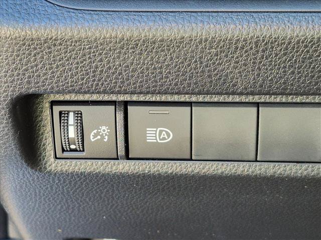 Used 2025 Toyota RAV4 SE AWD/4WD image 14