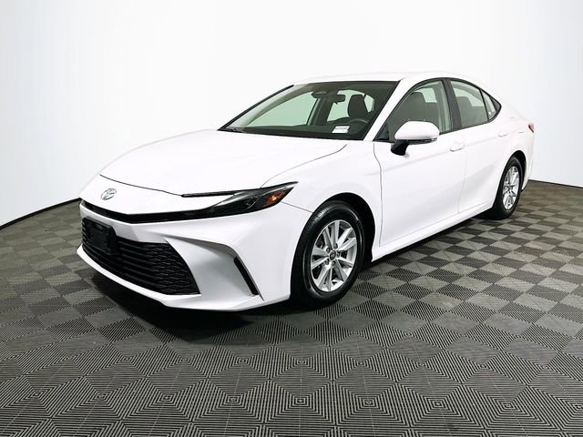 Certified 2025 Toyota Camry LE image 4