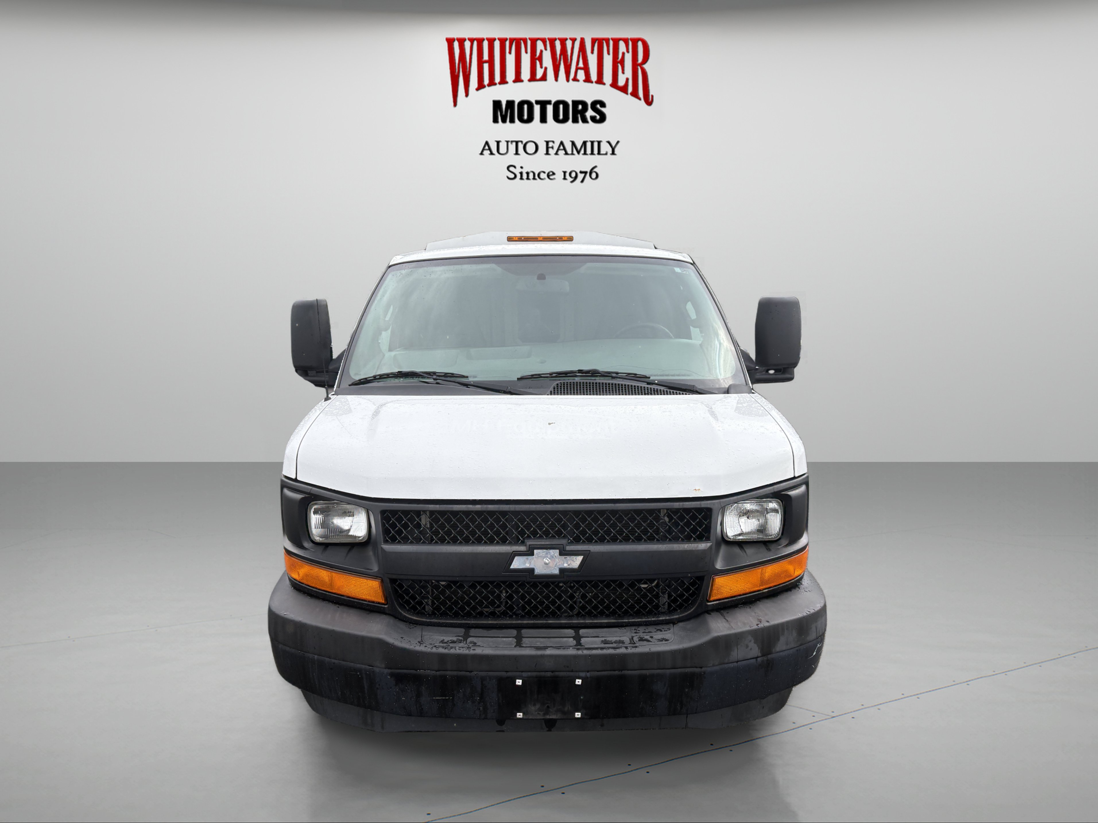 Used 2017 Chevrolet Express 3500 RWD image 6