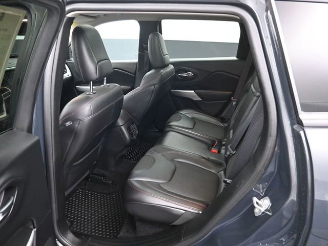 Used 2017 Jeep Cherokee Trailhawk w/ Comfort/Convenience Group image 10
