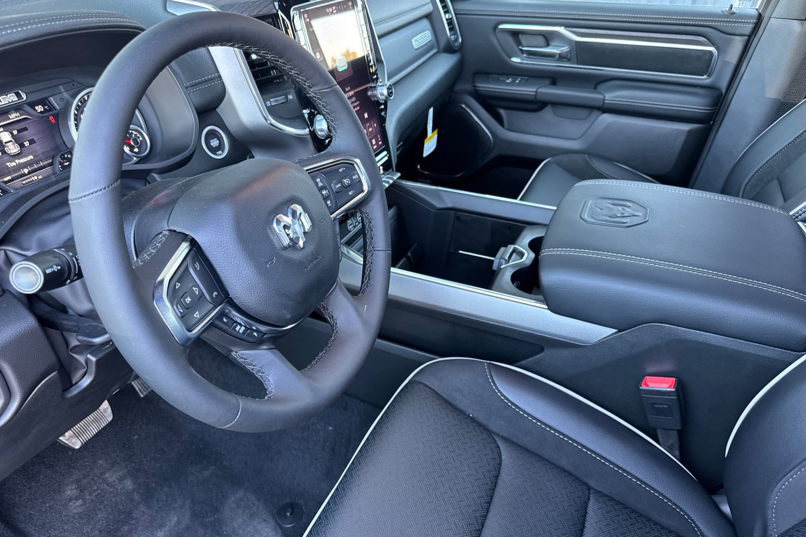 New 2027 RAM 1500 Laramie AWD/4WD image 9