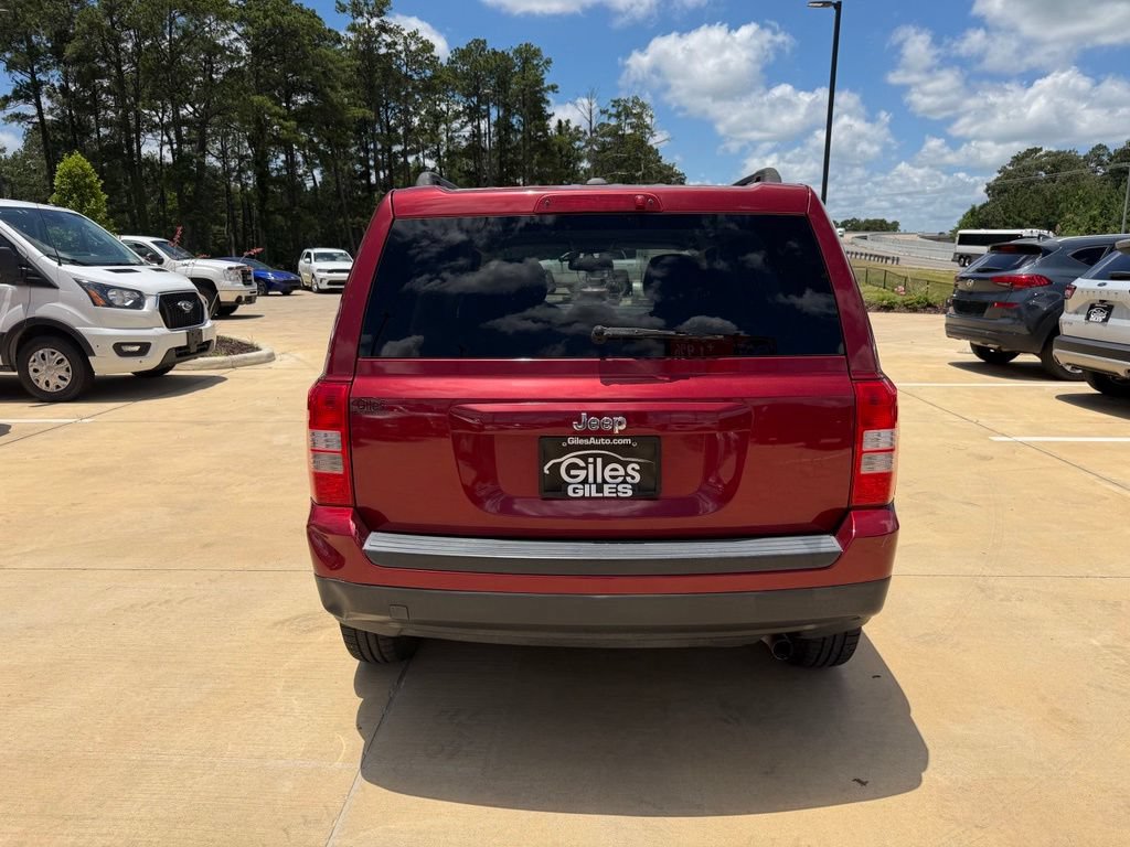 Used 2016 Jeep Patriot Sport w/ Power Value Group FWD image 4