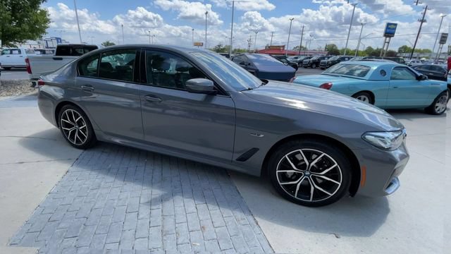 Used 2022 BMW 530e xDrive w/ Premium Package AWD/4WD image 3