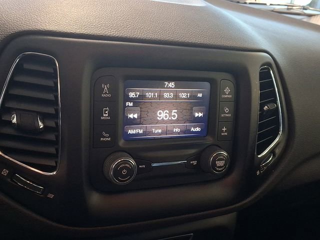 Used 2018 Jeep Compass Latitude w/ Cold Weather Group image 16