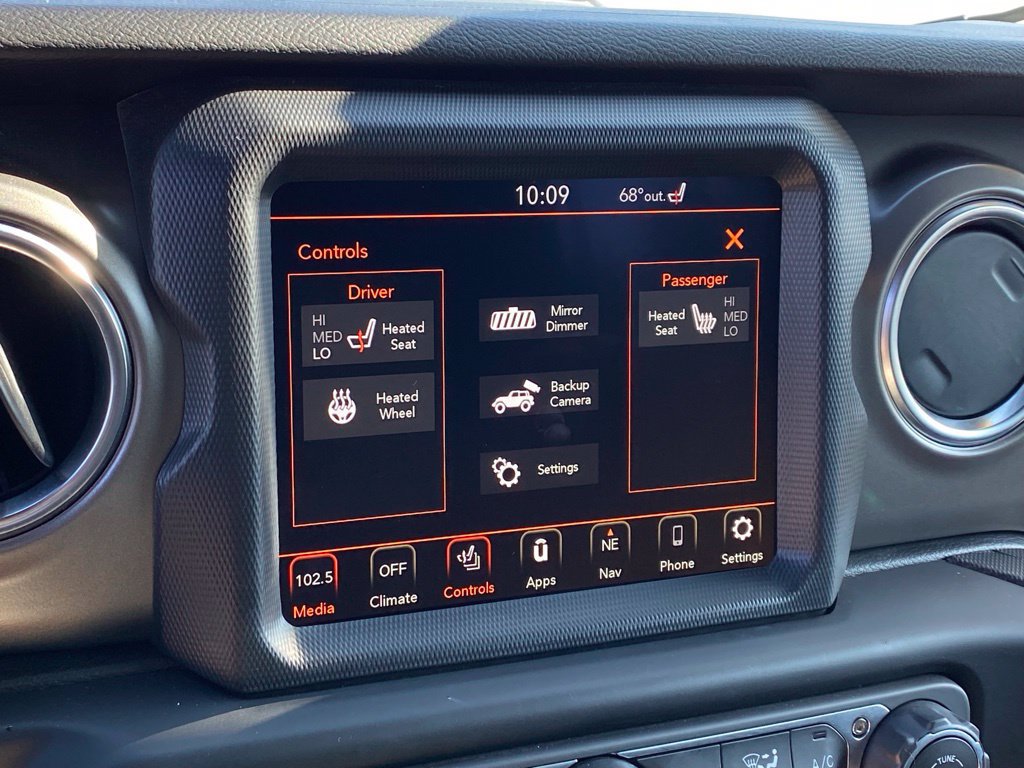 Used 2023 Jeep Wrangler Unlimited Rubicon 4xe w/ Cold Weather Group AWD/4WD image 18