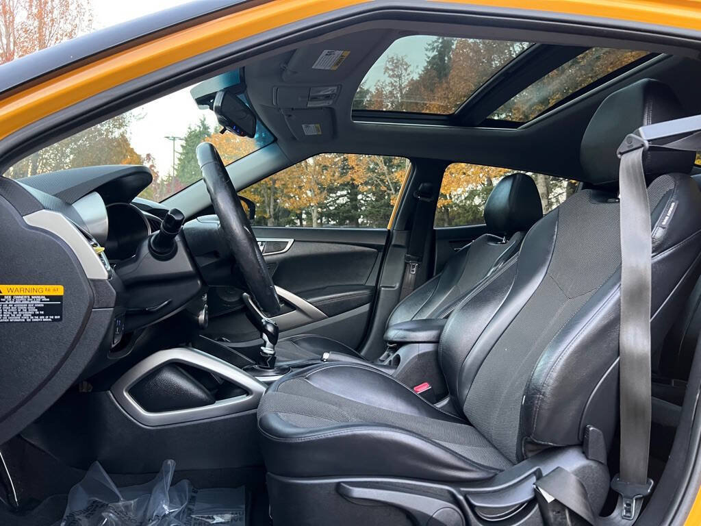 Used 2012 Hyundai Veloster w/ Style Pkg FWD image 9
