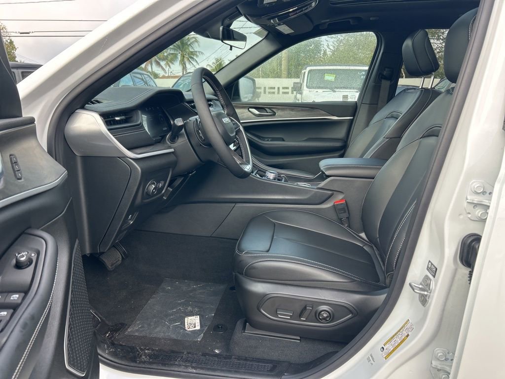 New 2026 Jeep Grand Cherokee Limited image 9