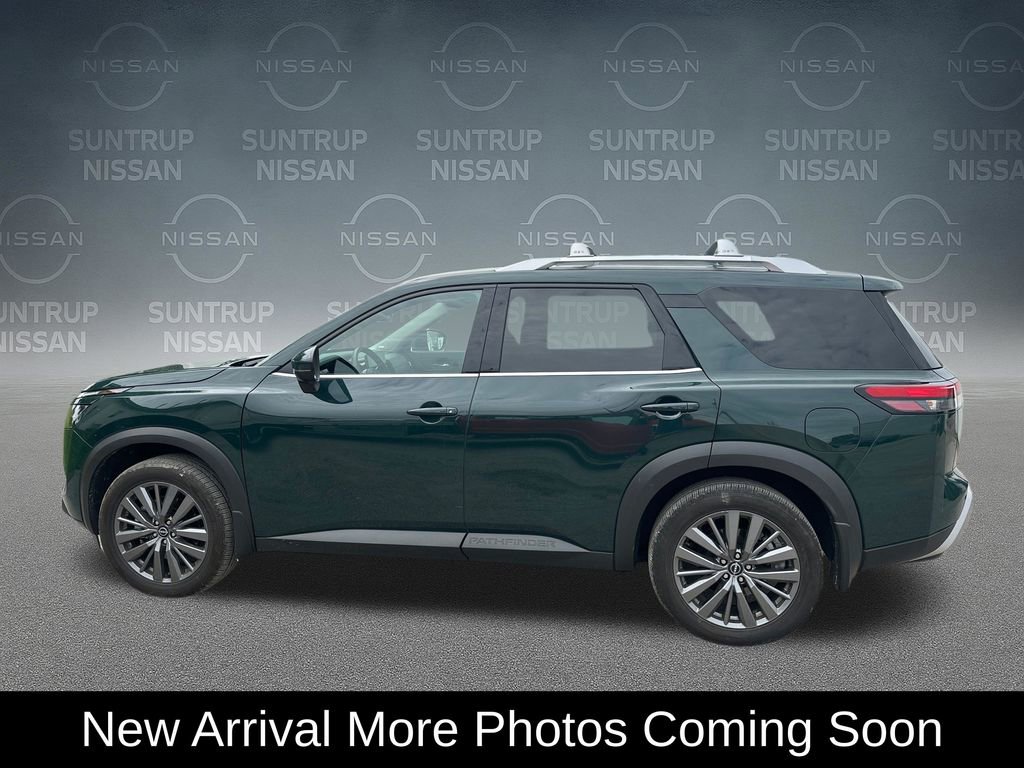 Used 2025 Nissan Pathfinder SL w/ SL Premium Package FWD image 3
