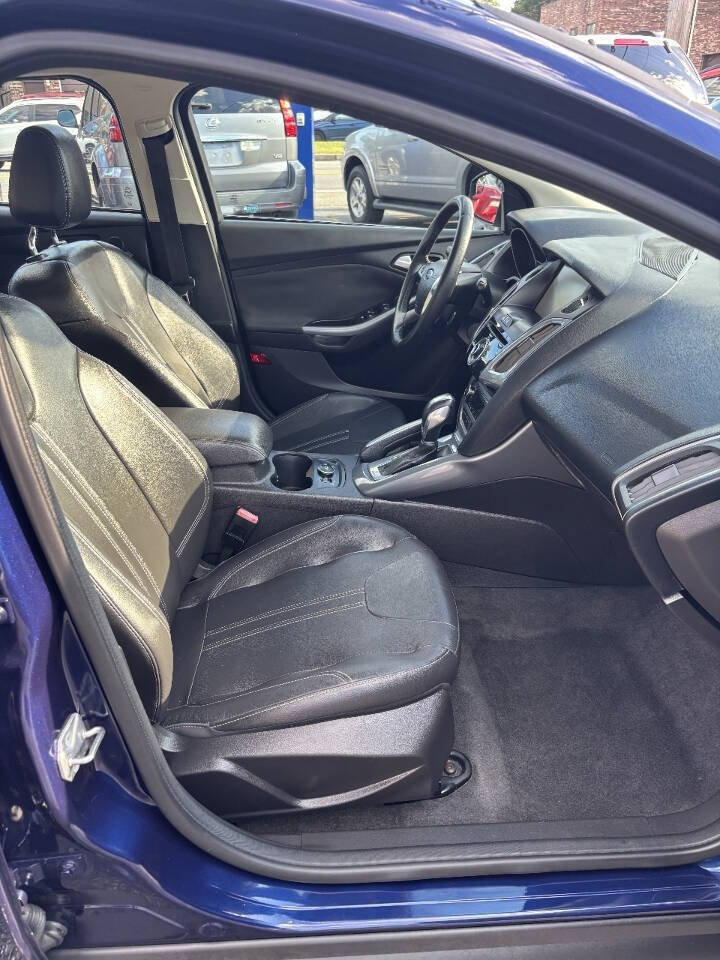 Used 2012 Ford Focus Titanium FWD image 15