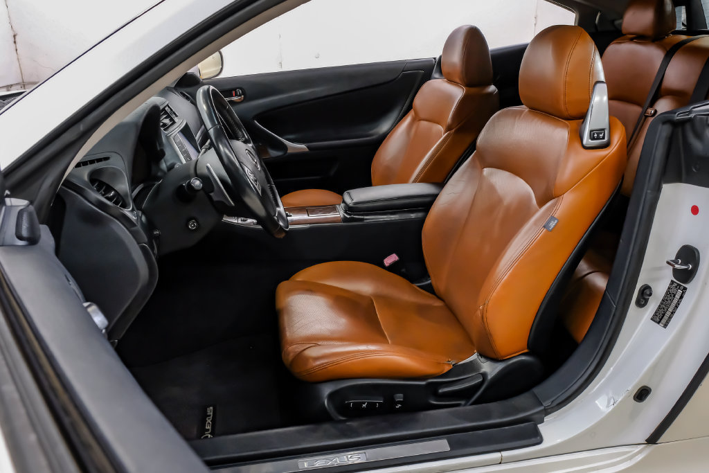 Used 2013 Lexus IS 250C w/ Luxury Pkg RWD image 45