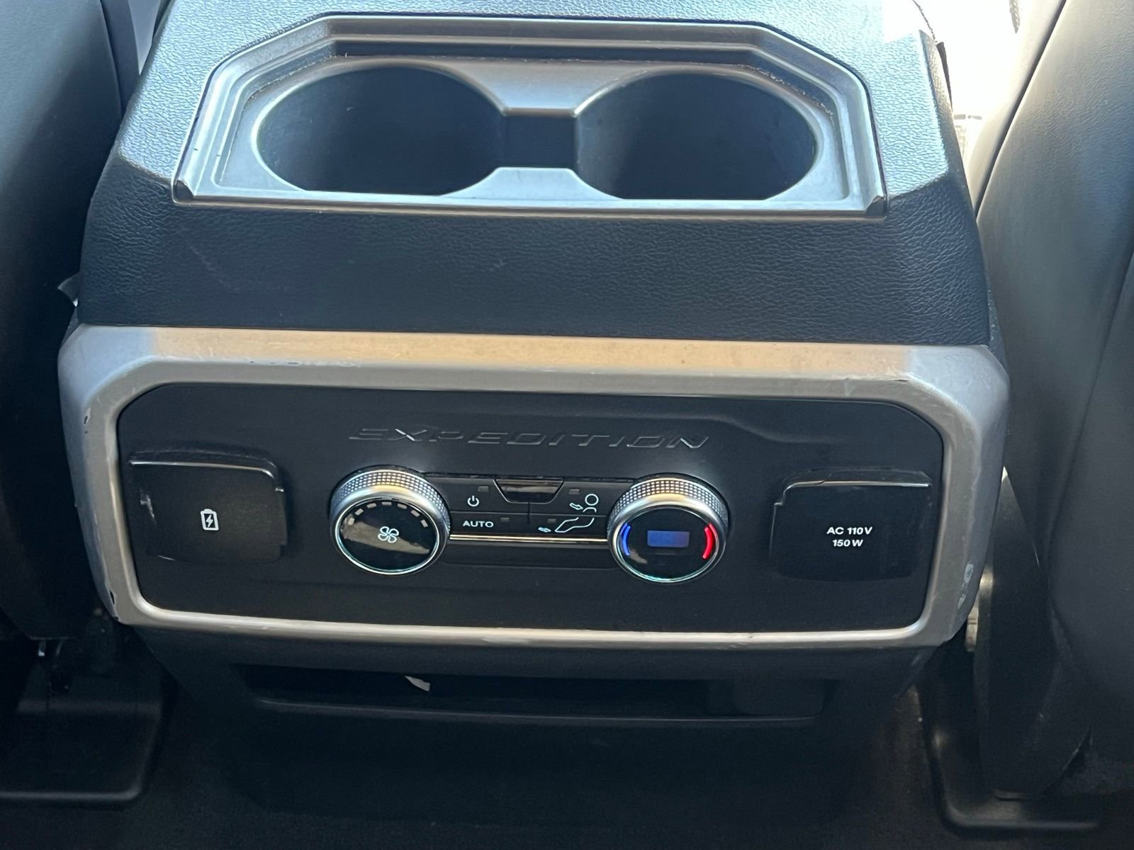 Used 2024 Ford Expedition Max XLT image 21