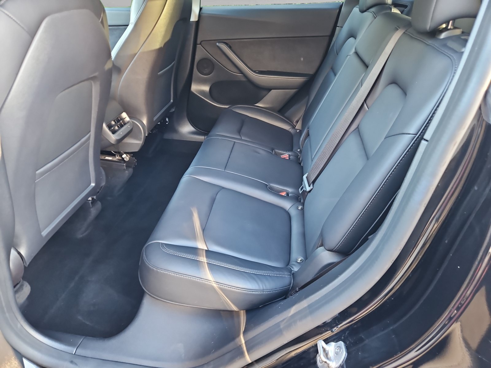 Used 2022 Tesla Model Y Long Range AWD/4WD image 14