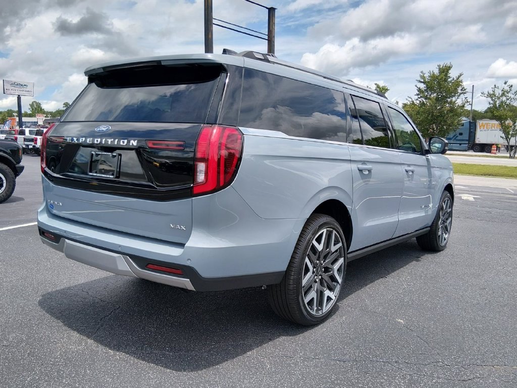 New 2026 Ford Expedition Max Platinum w/ Platinum Ultimate Package AWD/4WD image 4