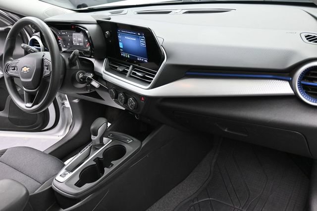 Used 2024 Chevrolet Trax LS w/ LS Convenience Package FWD image 33
