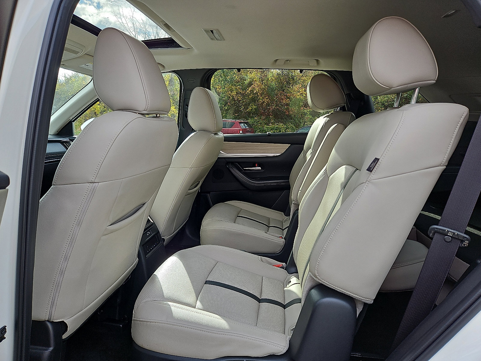 Used 2024 MAZDA CX-90 Plug-In Hybrid w/ Preferred image 10