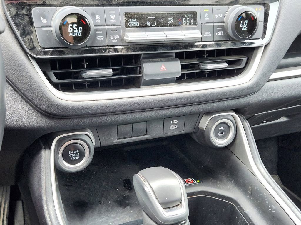 Used 2024 Toyota Grand Highlander AWD image 21