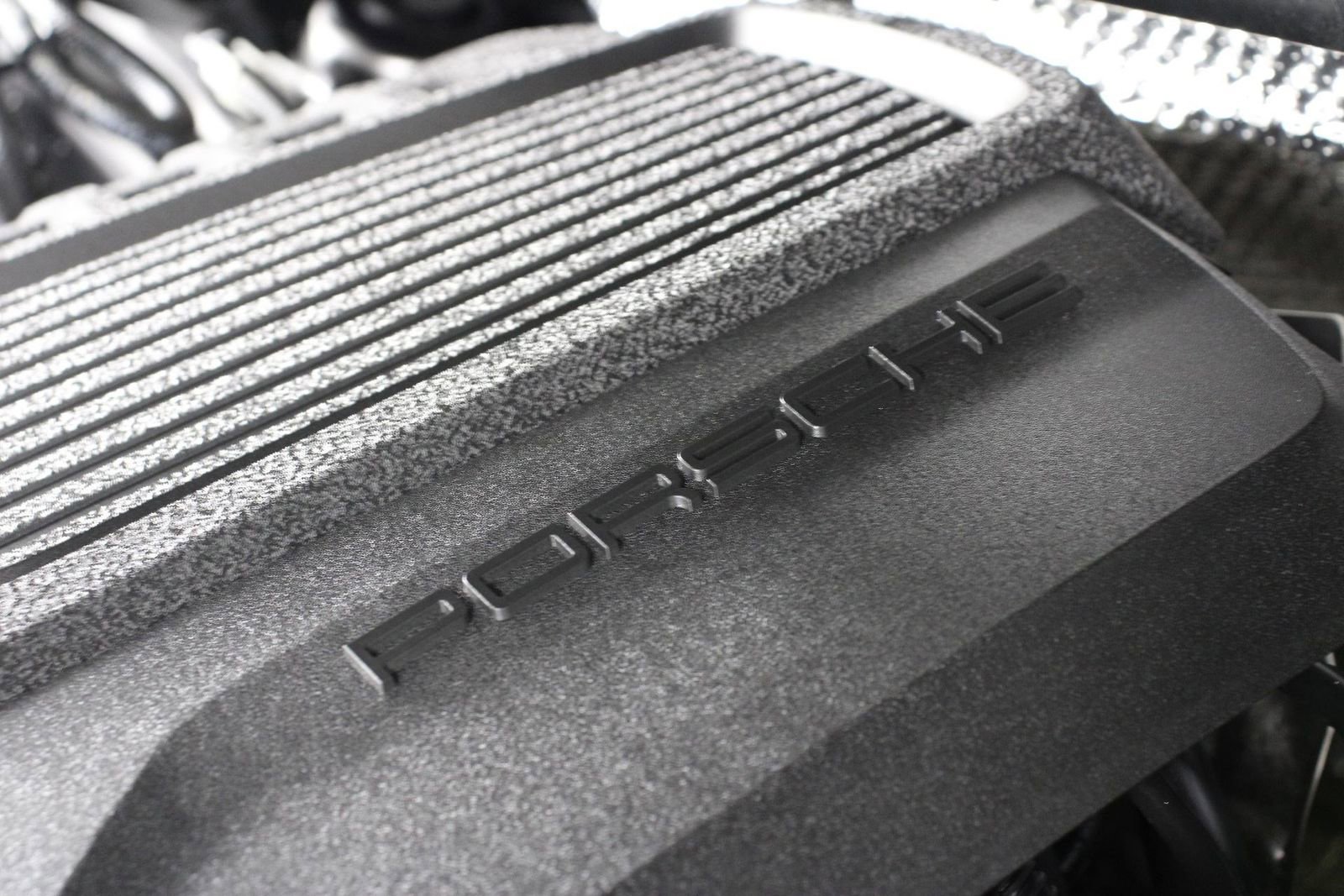 Certified 2025 Porsche Macan image 27