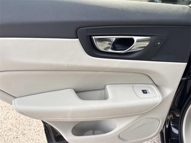 Used 2021 Volvo XC60 T5 Momentum w/ Premium Package image 20