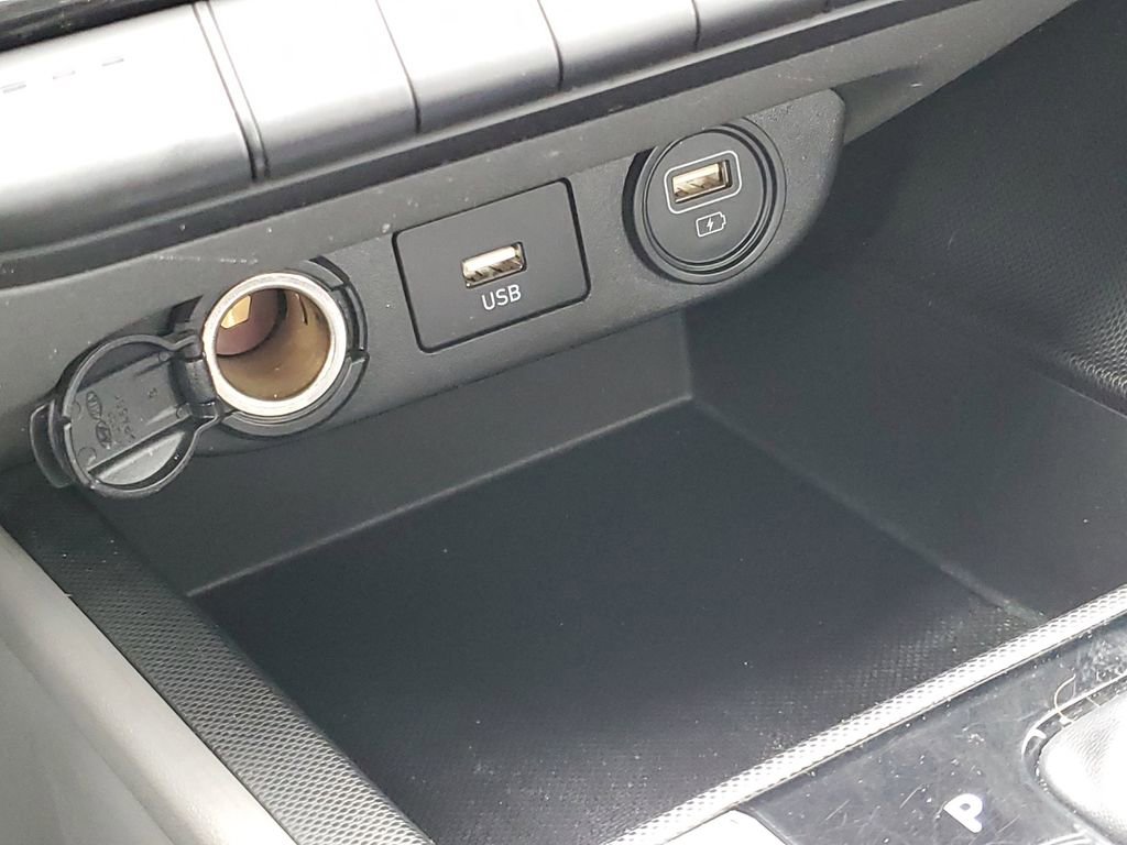 Used 2022 Hyundai Elantra Blue image 17