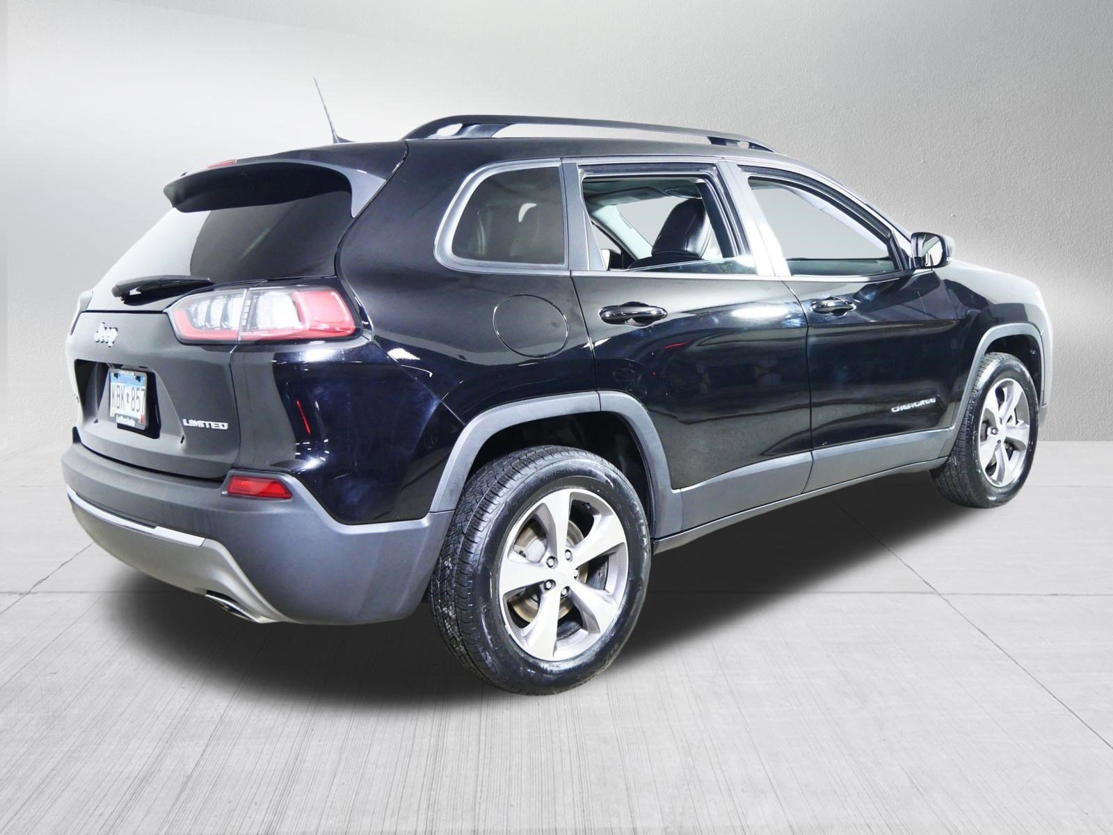 Used 2022 Jeep Cherokee Limited image 7