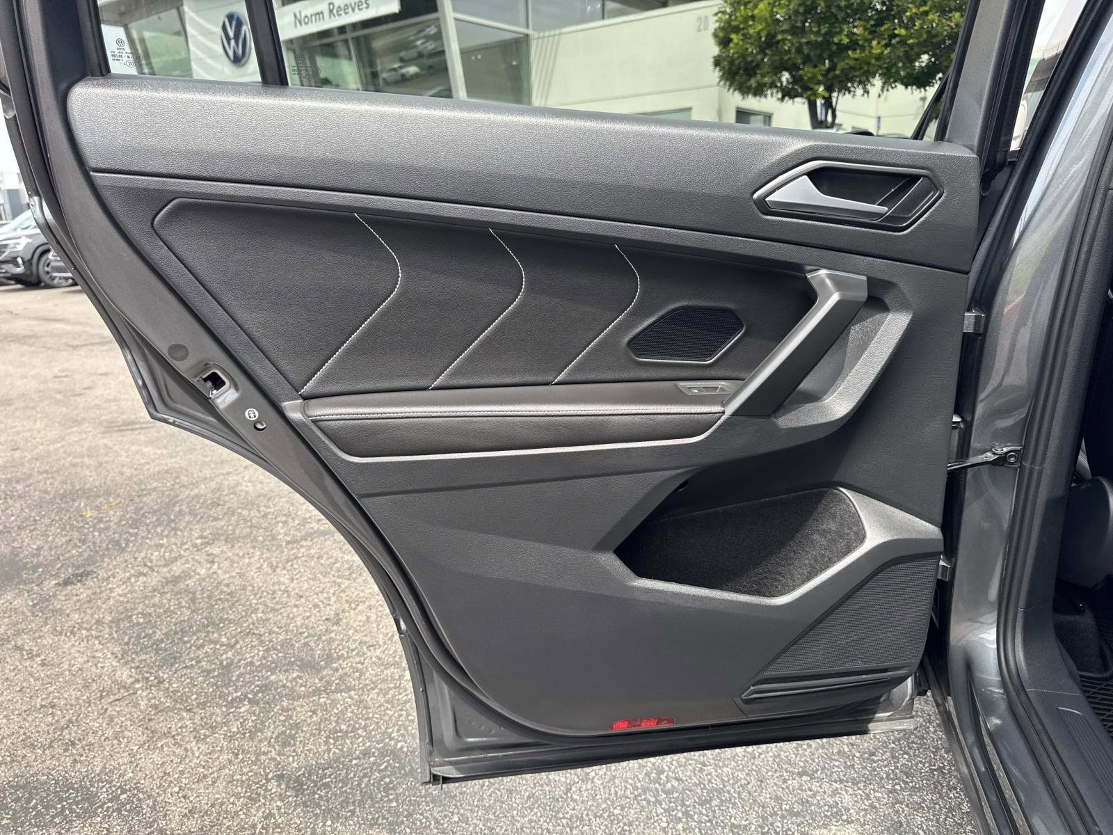 Certified 2023 Volkswagen Tiguan SE R-Line image 25