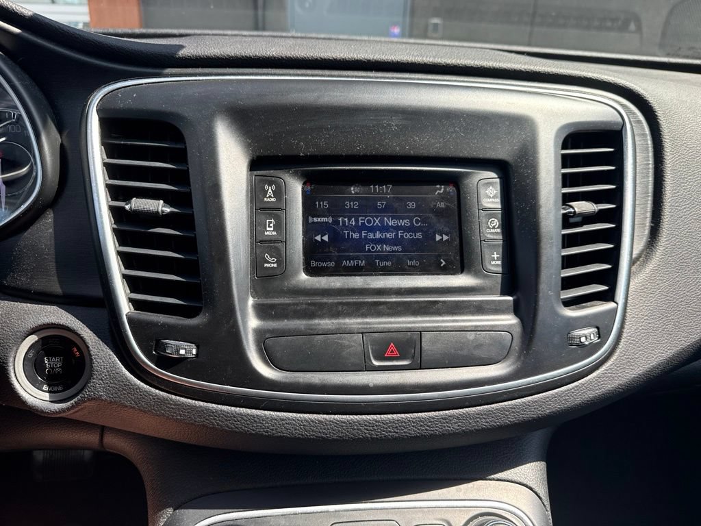 Used 2015 Chrysler 200 Limited w/ Convenience Group FWD image 9