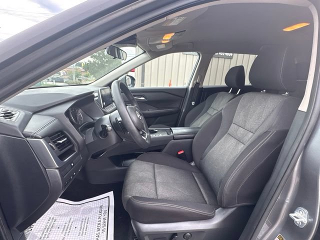 Used 2024 Nissan Rogue SV FWD image 12