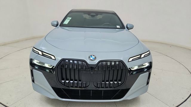 Used 2024 BMW 740i xDrive w/ Premium Package image 13