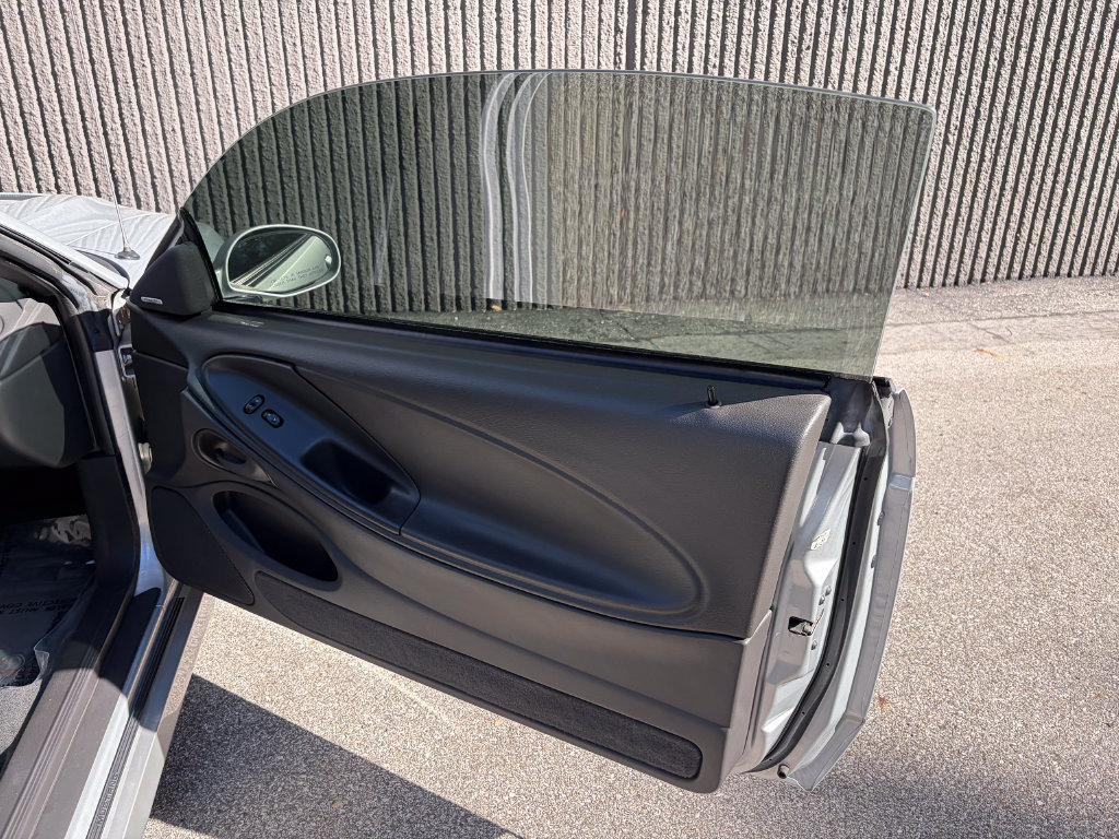 Used 2004 Ford Mustang Cobra RWD image 23
