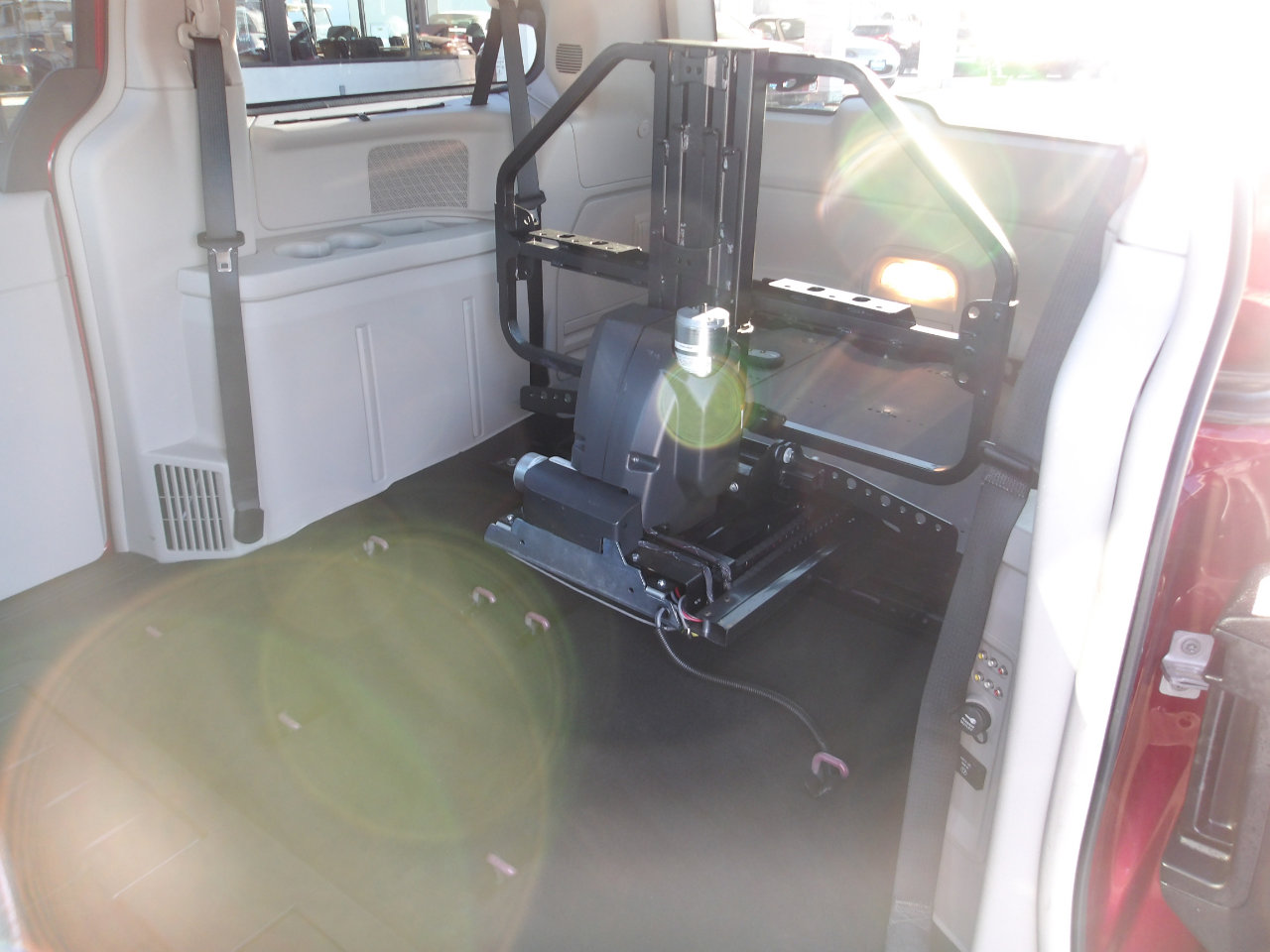 Used 2013 Chrysler Town & Country Touring-L w/ Entertainment Group #2 image 11