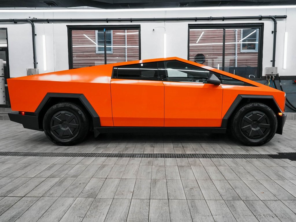 Used 2024 Tesla Cybertruck AWD Crew Cab image 5