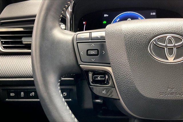 Used 2025 Toyota Camry SE w/ Convenience Package image 20