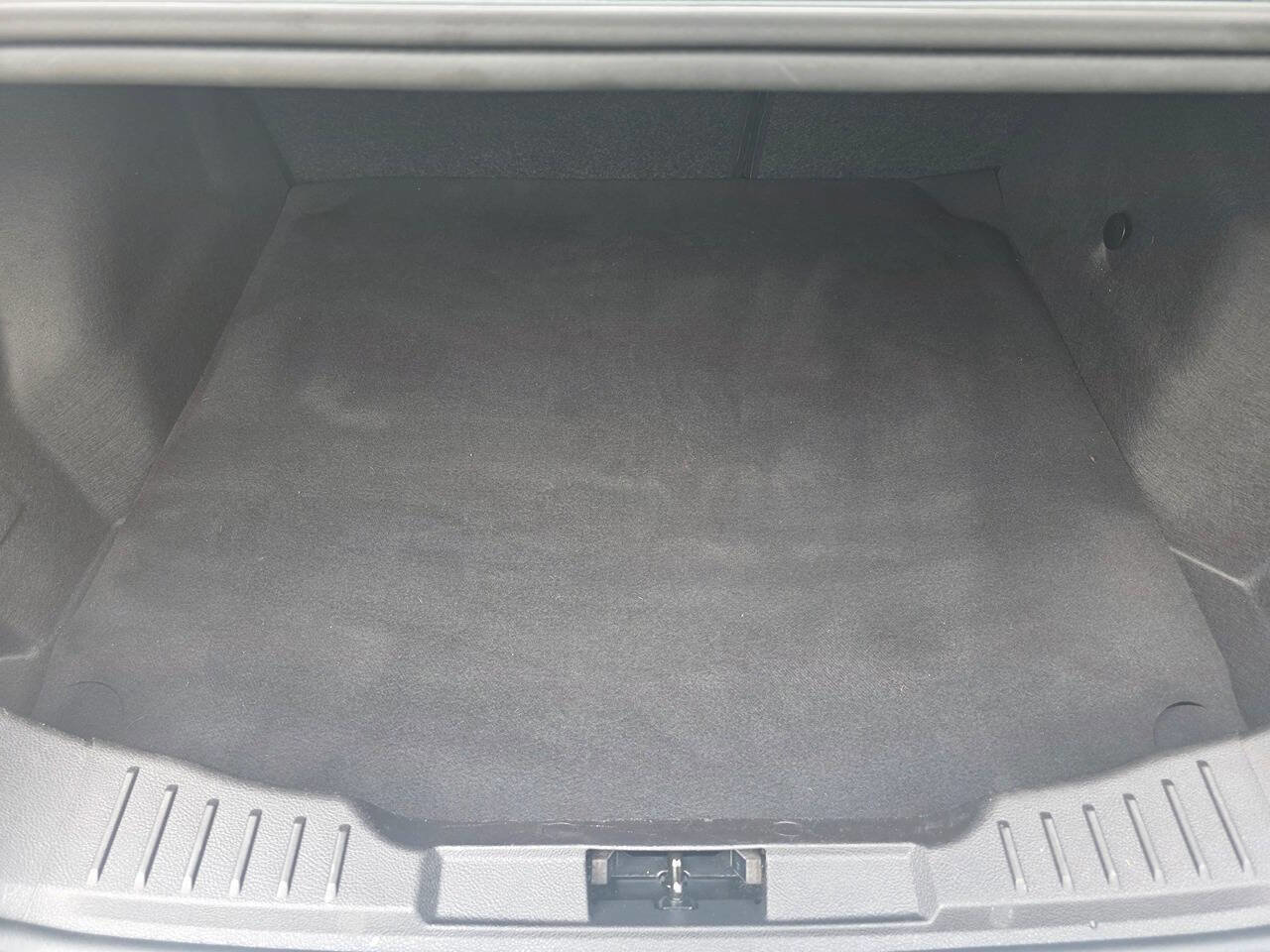 Used 2018 Ford Focus SE image 44