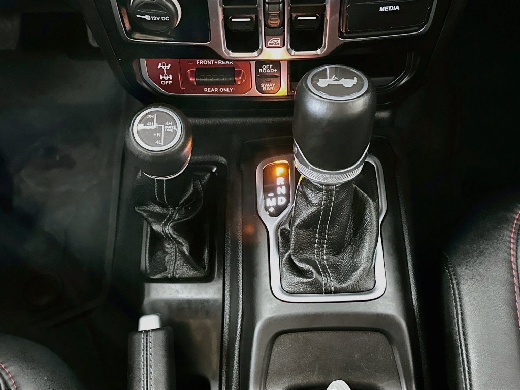 Used 2025 Jeep Wrangler Unlimited Rubicon AWD/4WD image 16