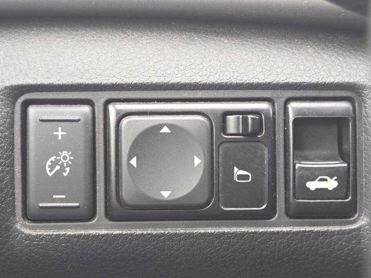 Used 2013 Nissan Sentra SR w/ Electronics Pkg image 33