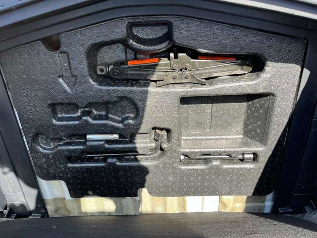 Used 2015 Nissan Versa Note SV image 12