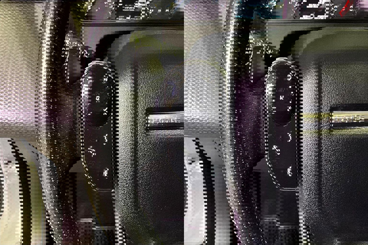 Used 2019 Land Rover Range Rover Velar S image 11