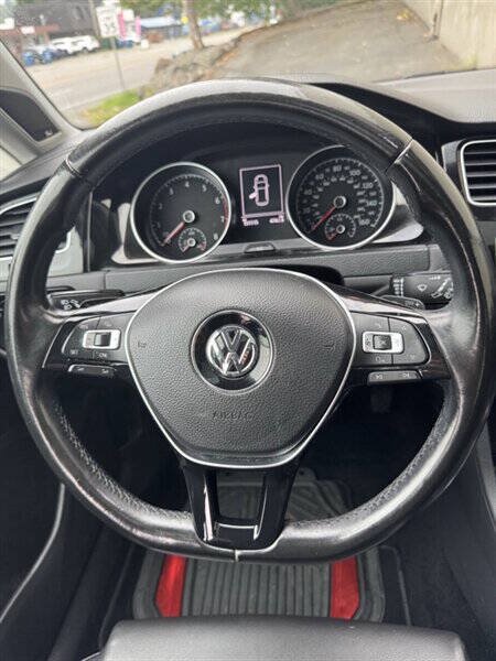 Used 2015 Volkswagen Golf S FWD image 10
