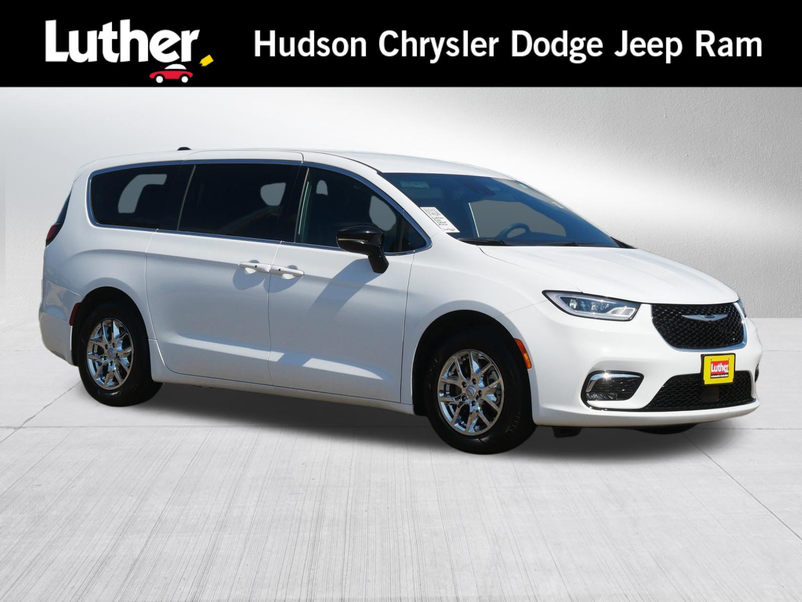 Used 2025 Chrysler Pacifica Select FWD video 1
