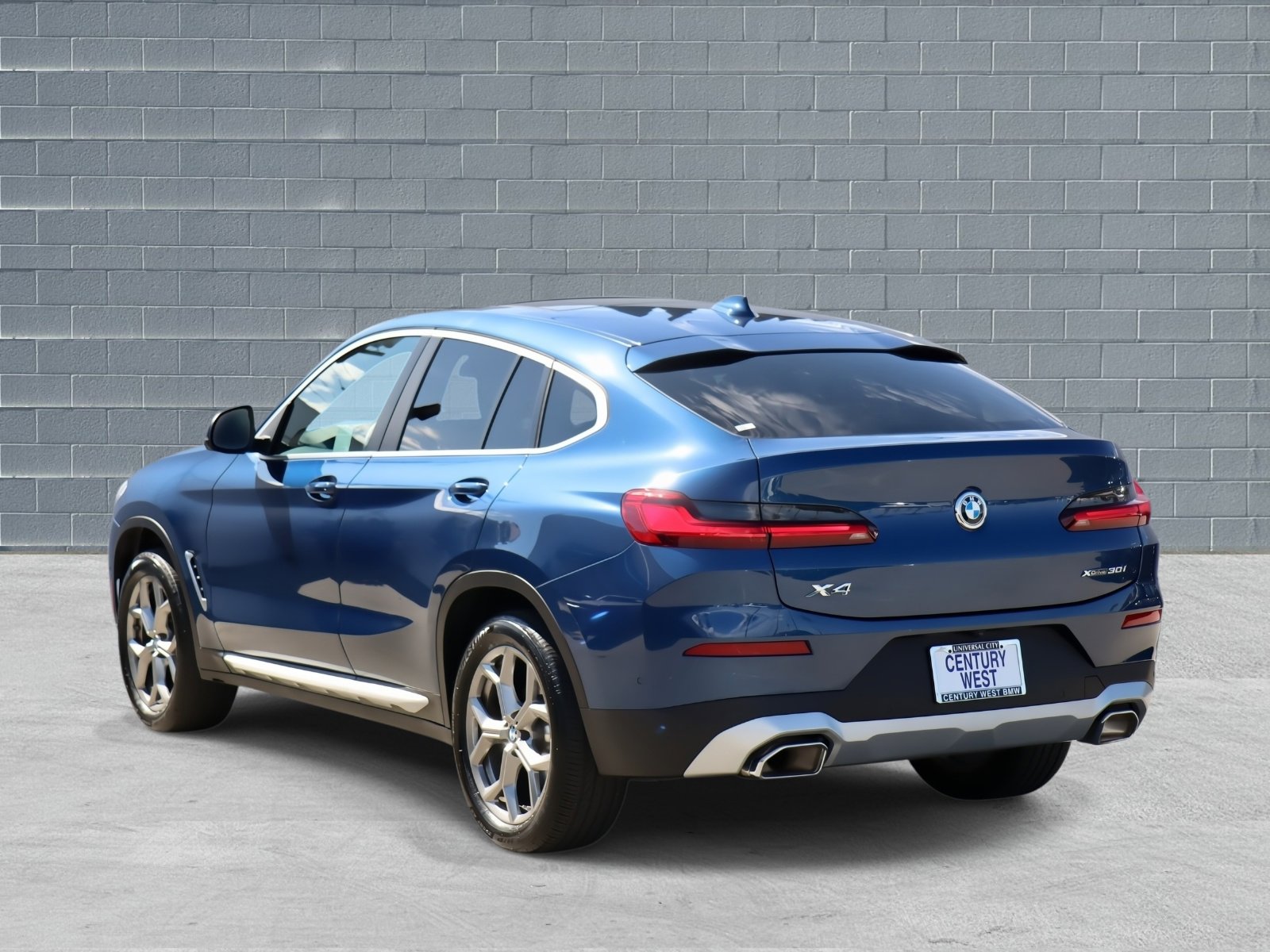 Used 2024 BMW X4 xDrive30i image 7