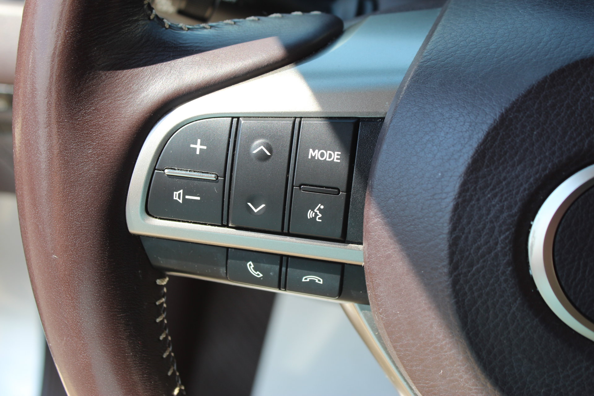 Used 2018 Lexus RX 350 AWD w/ Premium Package image 16