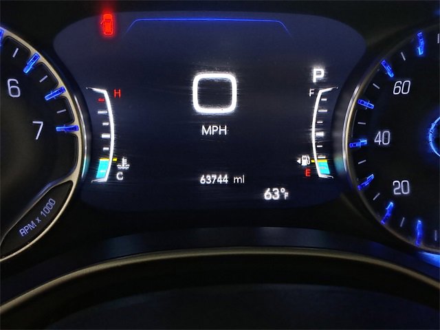 Used 2023 Chrysler Pacifica Touring-L image 2