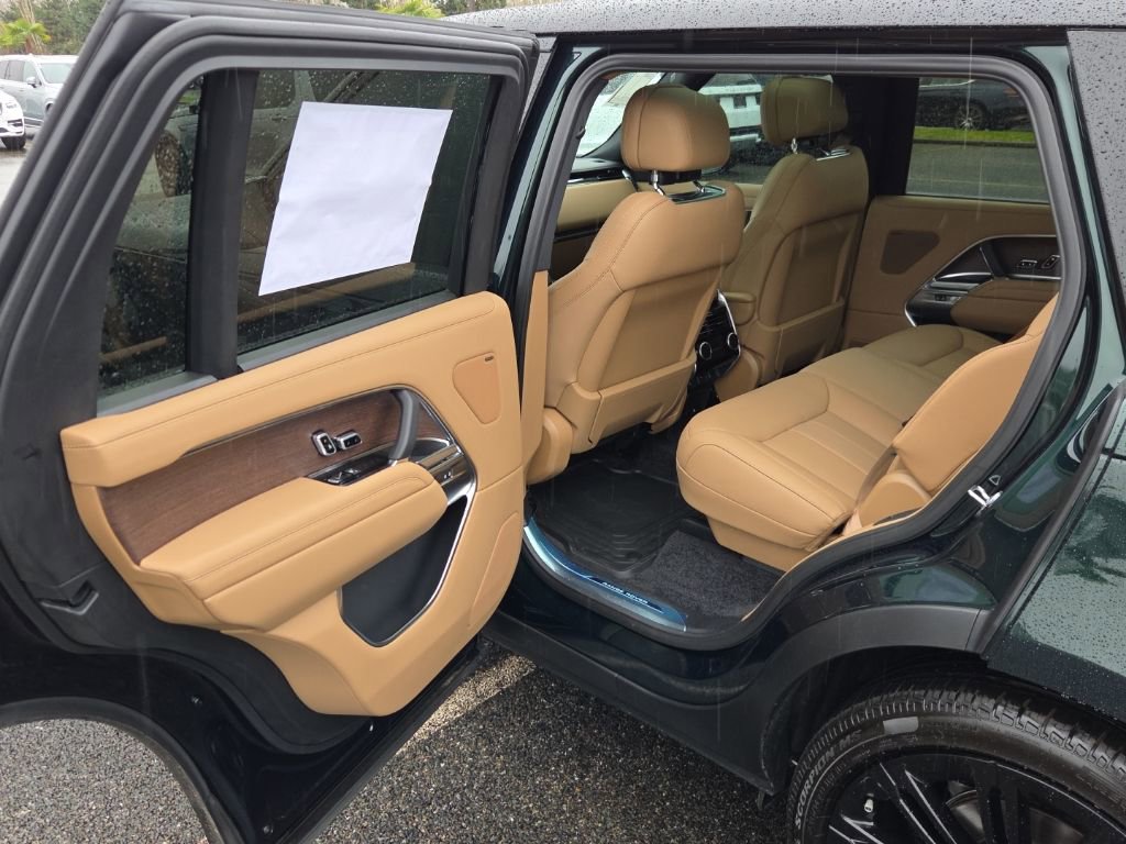 New 2026 Land Rover Range Rover Long Wheelbase SE AWD/4WD image 15