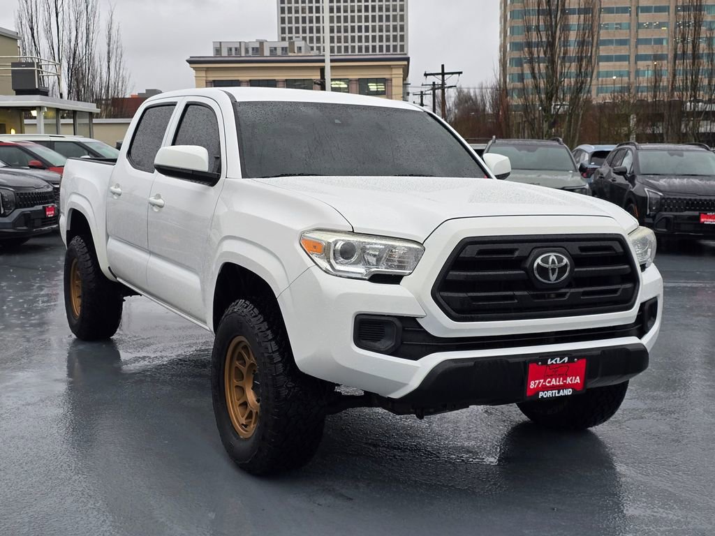 Used 2018 Toyota Tacoma SR image 7