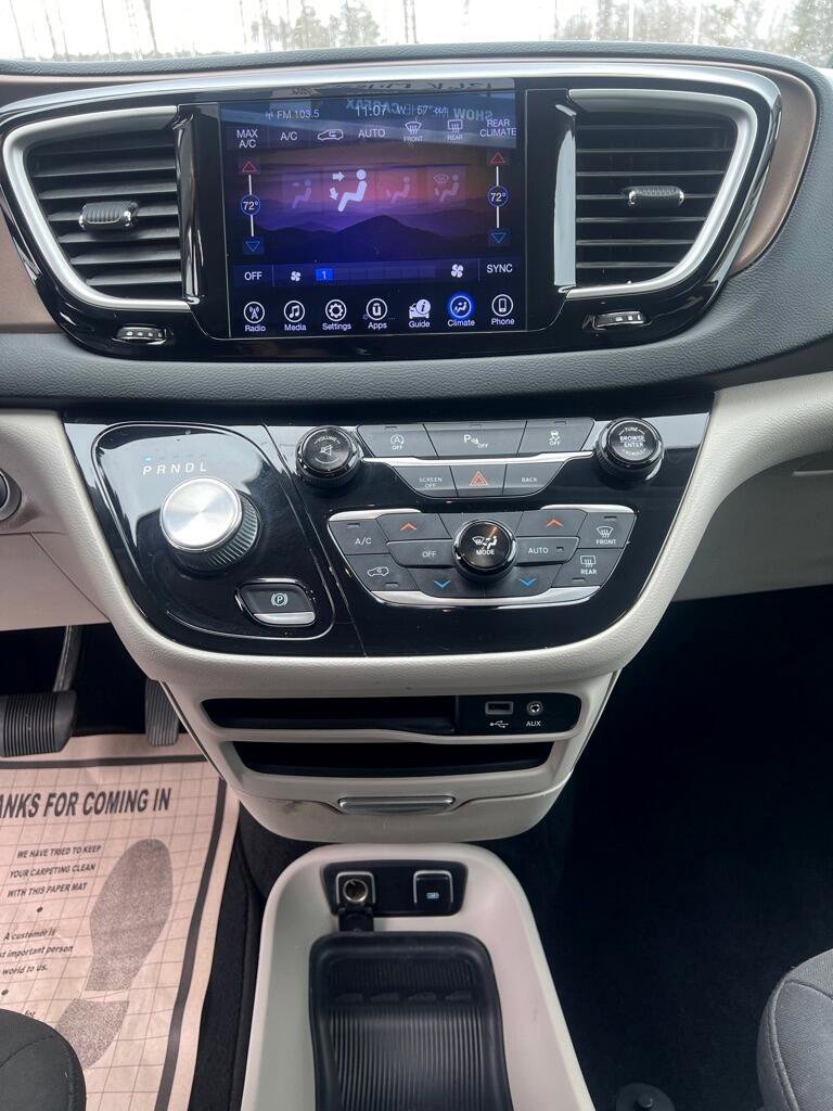 Used 2017 Chrysler Pacifica Touring Plus image 10