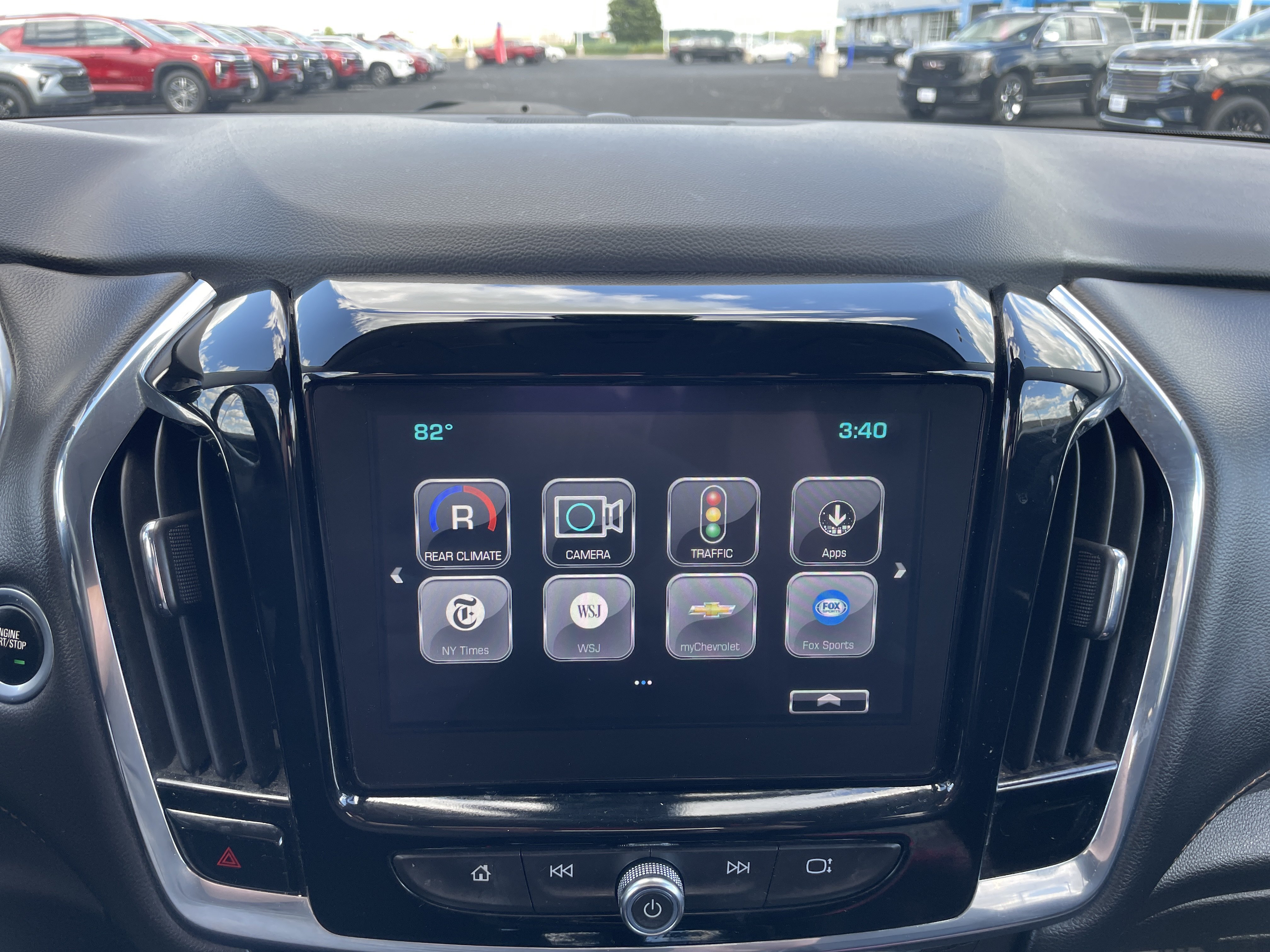 Used 2018 Chevrolet Traverse Premier w/ LPO, Floor Liner Package AWD/4WD image 39
