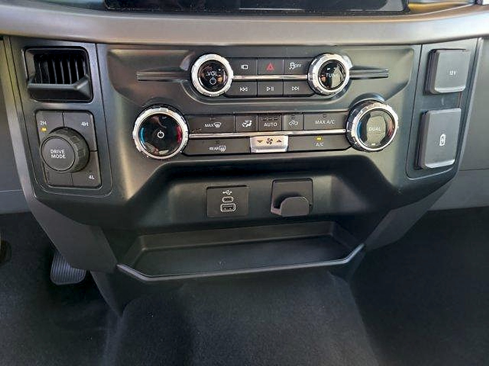 Used 2025 Ford F150 XLT w/ Equipment Group 301A Standard AWD/4WD image 34