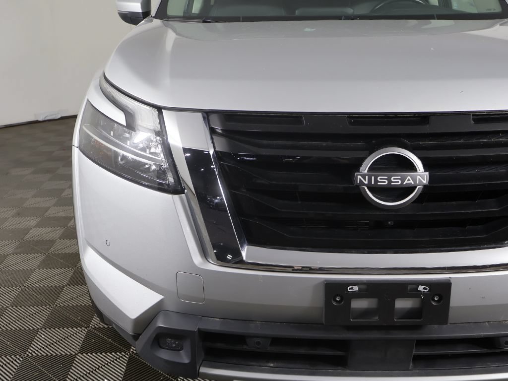 Used 2023 Nissan Pathfinder SL AWD/4WD image 14